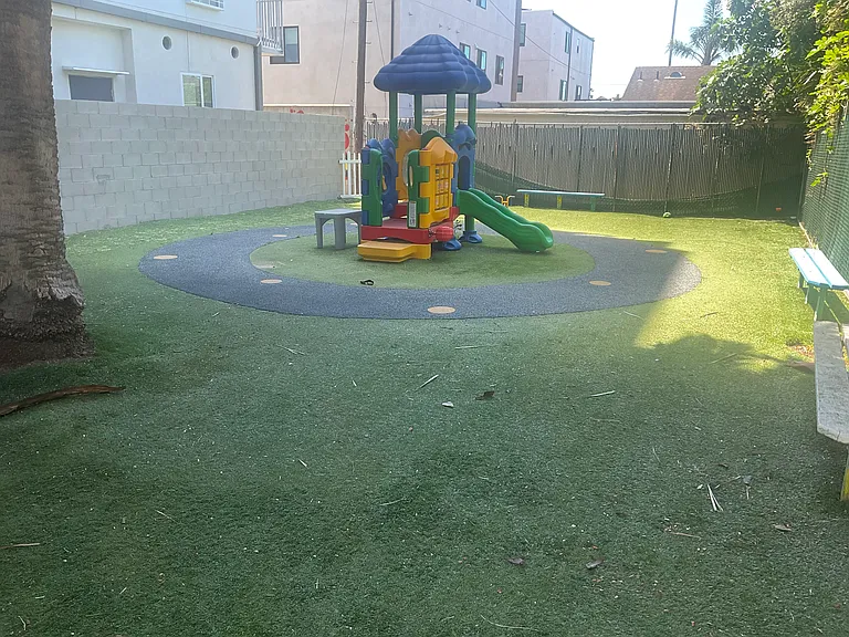 1412 W Jefferson Blvd — Photo 22