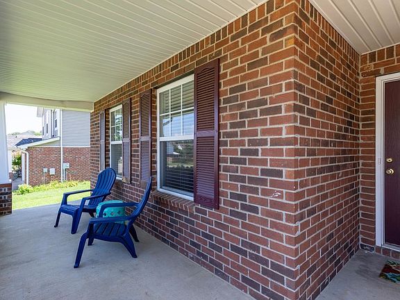 2nd image of 2864 Park Knl