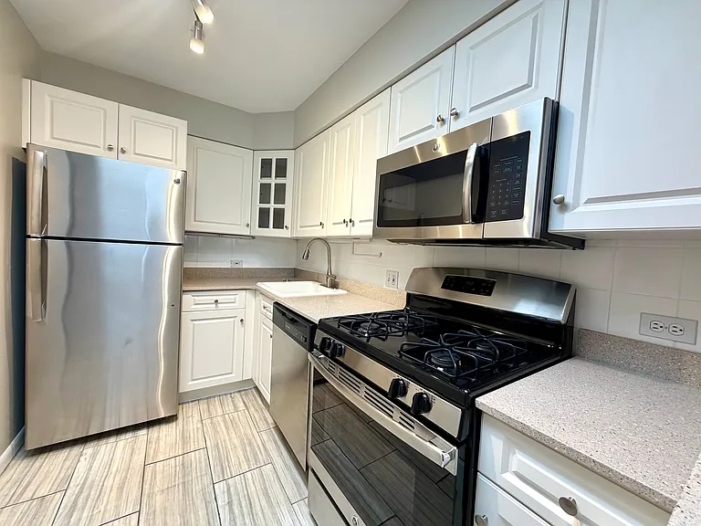 2230 N Orchard St #503 — Photo 4