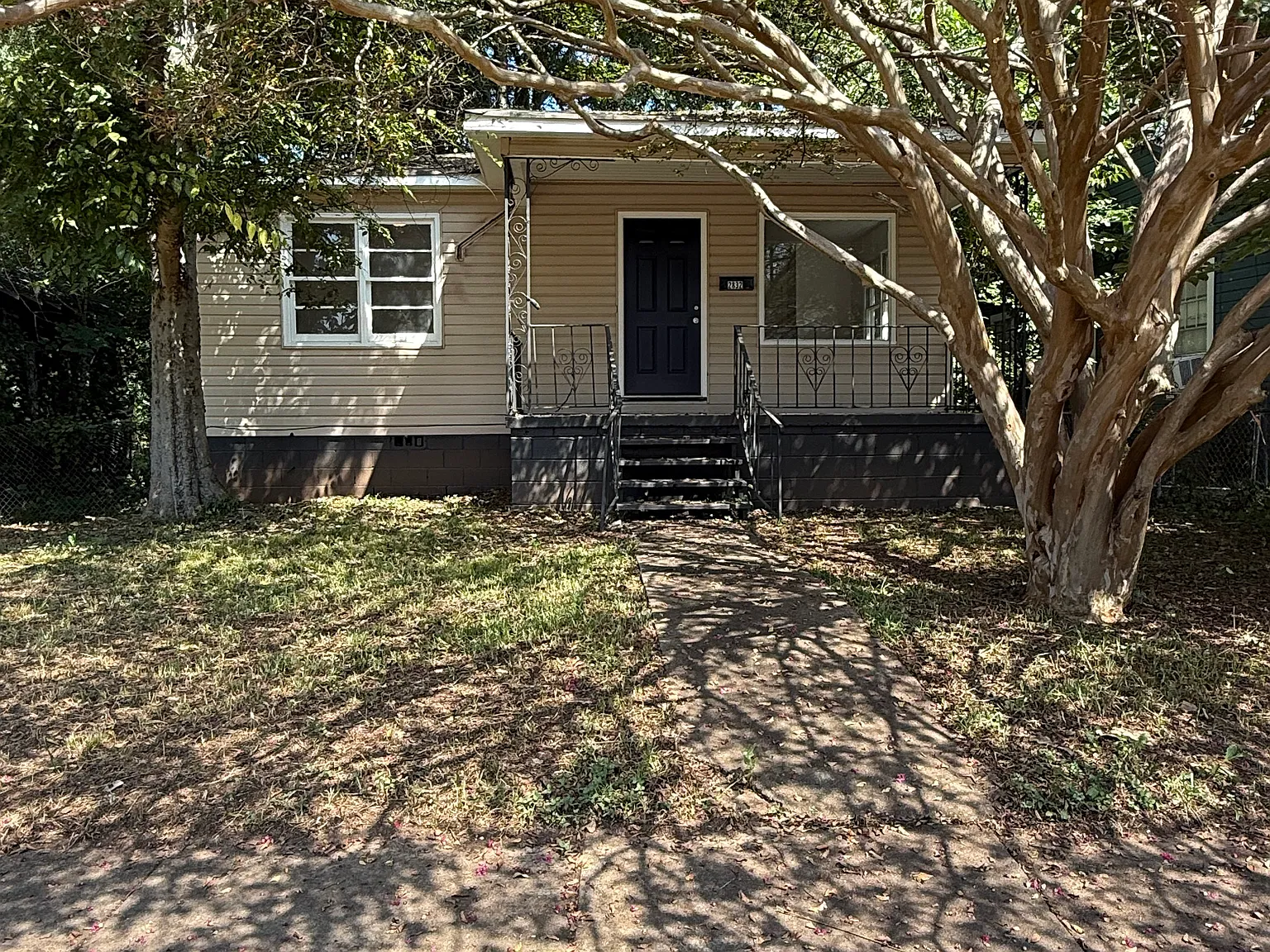 4 bed, 780 sqft, $1,195 — Photo 1