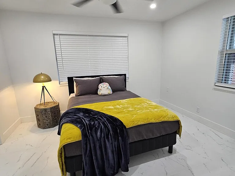 1631 NW 18th Ave #201 — Photo 33