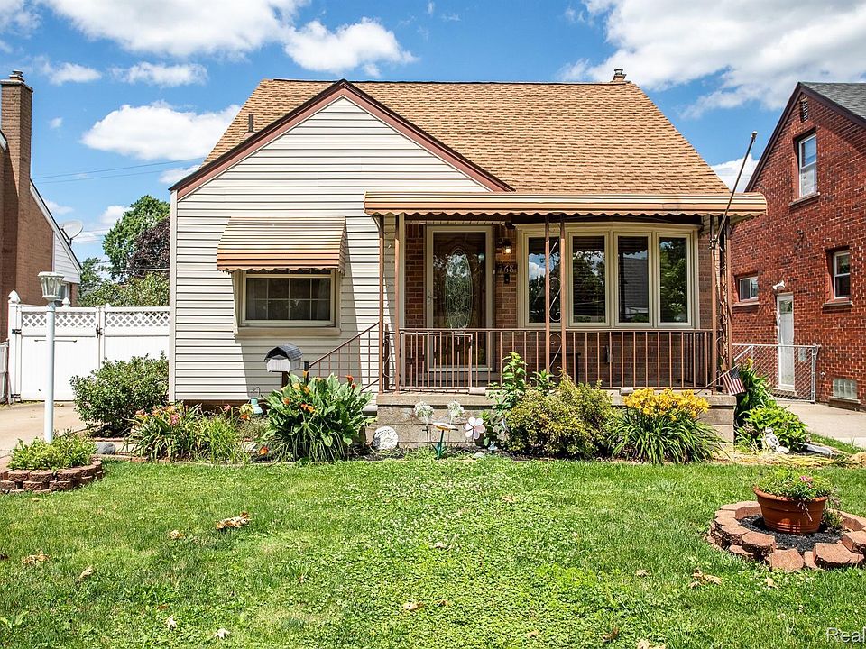 1st image of 768 Farnham Ave