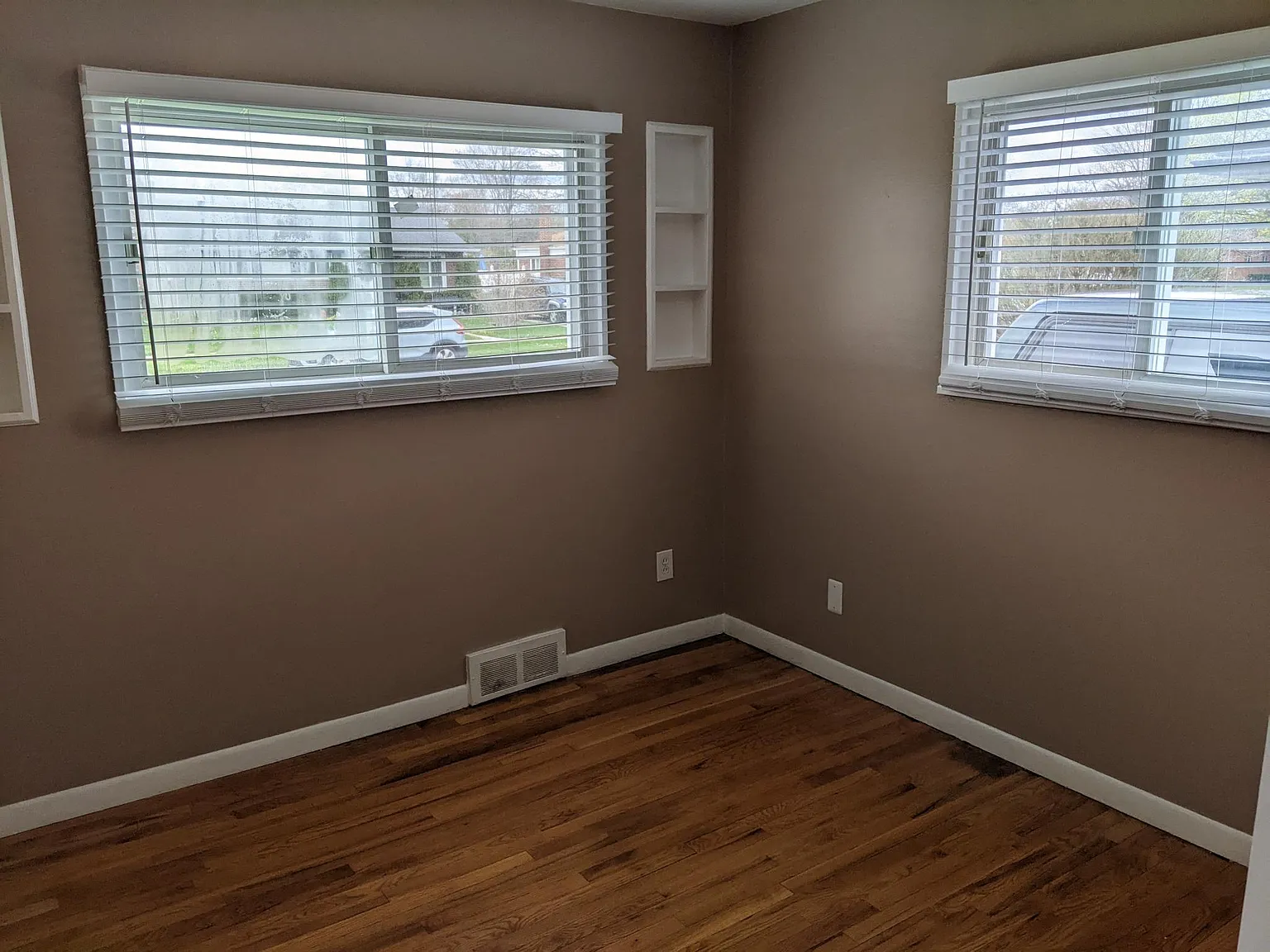 3 bed, 972 sqft, $1,440 — Photo 4