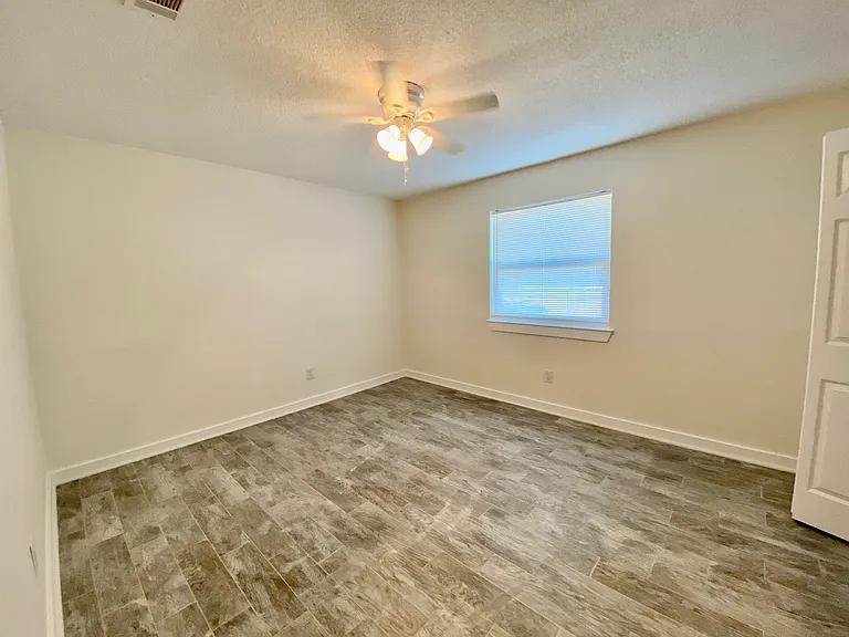 9557 Lillian Hwy — Photo 6