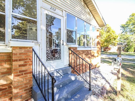 2nd image of 2167 Lynch Ave