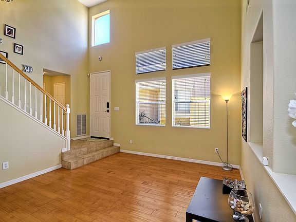 2nd image of 10694 Eglantine Ct