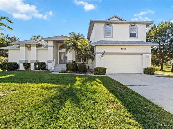 2250 N Watersedge Dr, Crystal River, FL 34429