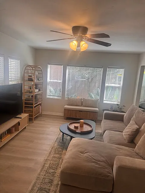 2 bed, 750 sqft, $3,200 — Photo 4