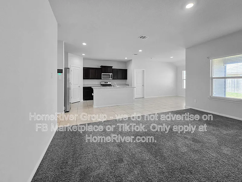 3 bed, 2.0 bath, 1800 sqft, $2,150 — Photo 4