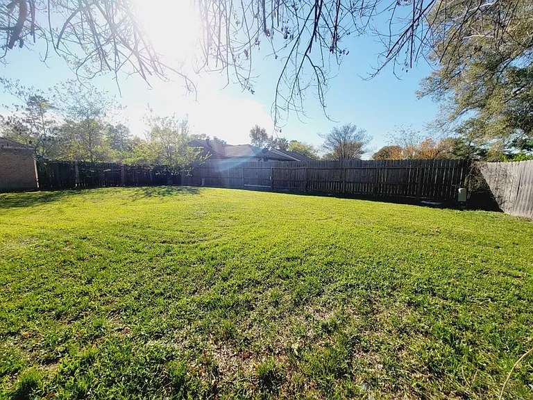 8607 Crystal Cove Cir — Photo 21