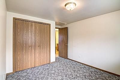 3rd image of 600 Steven Ave
