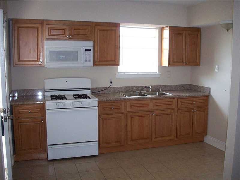 1st image of 114 Eve St