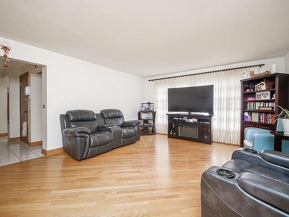 4th image of 2646 N 74th Ave