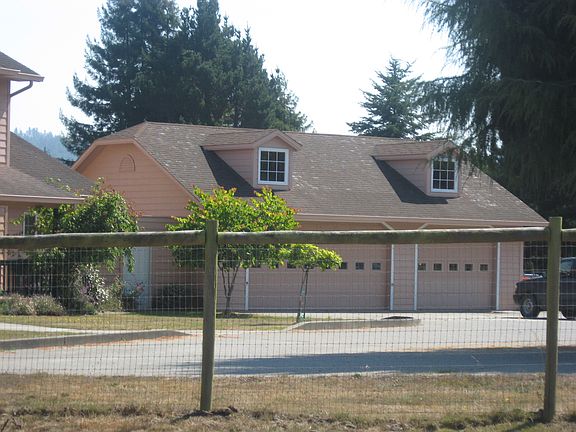 1,100 sq ft finished garage