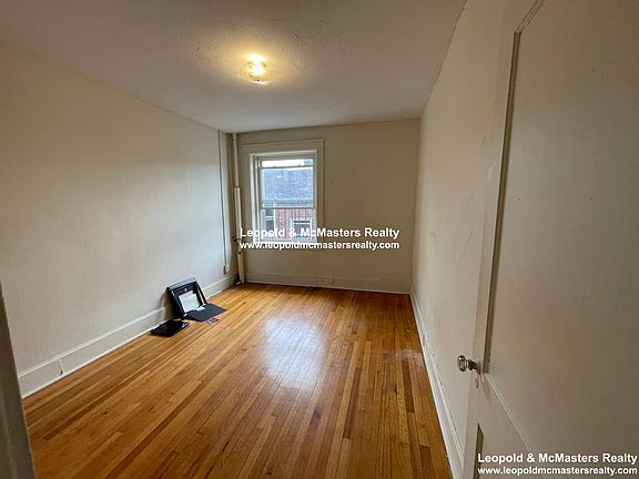 3rd image of 84 Washington St #32