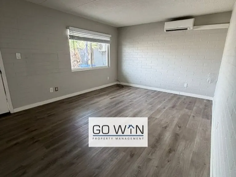 44 E Roanoke Ave — Photo 17