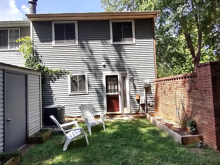 8218 Knights Bridge Rd — Photo 23