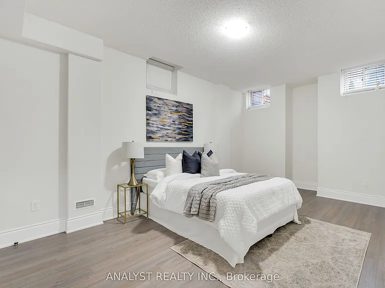 61 Ross Vennare Cres — Photo 41