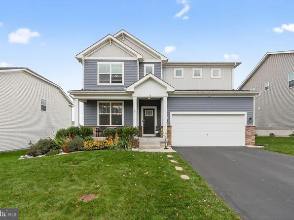 8 Clayton Ln, Downingtown, PA 19335