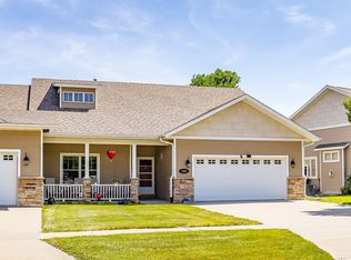 1665 SE Holiday Crest Cir, Waukee, IA 50263