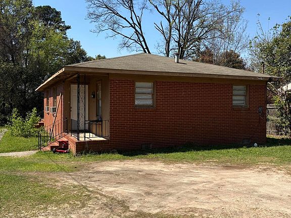 3rd image of 967 Glenridge Dr