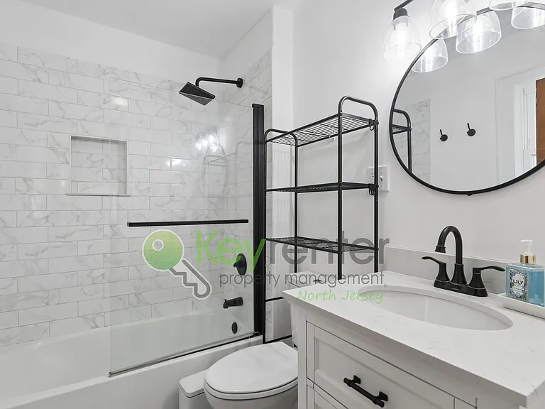 364 Chestnut St — Photo 4