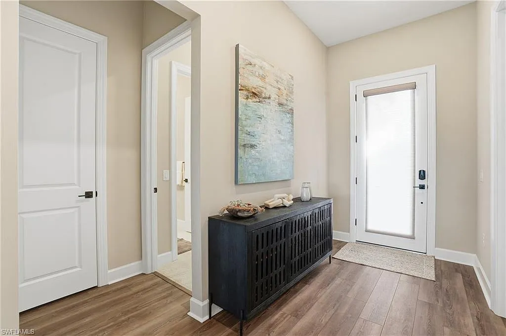 3 bed, 4.0 bath, 2534 sqft, $5,000 — Photo 4