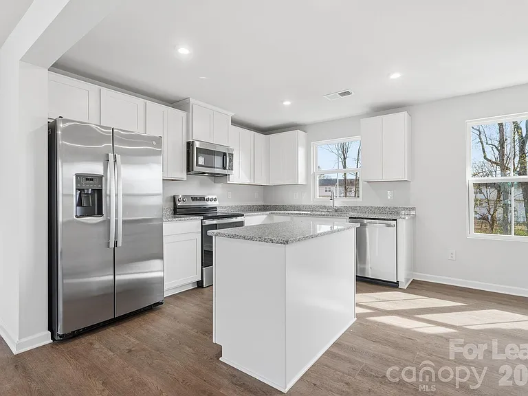 7024 Capstan Ter — Photo 13