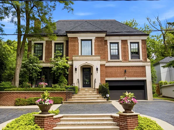 4 Ridgewood Rd, Toronto, ON M5P 1T5
