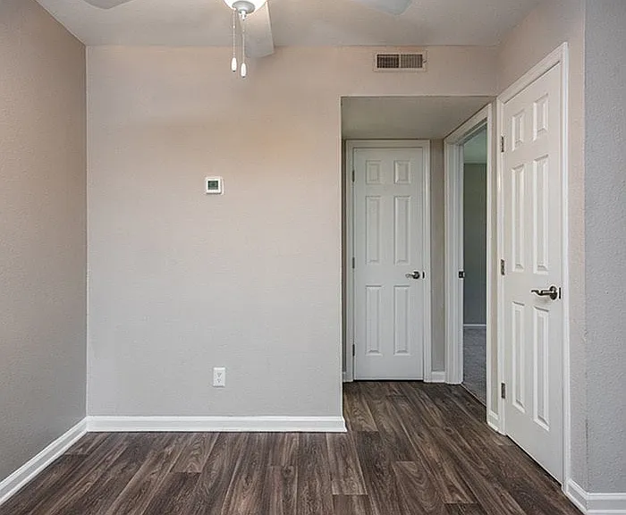Central Pointe — Photo 23