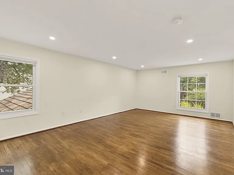 8416 Fox Run — Photo 40