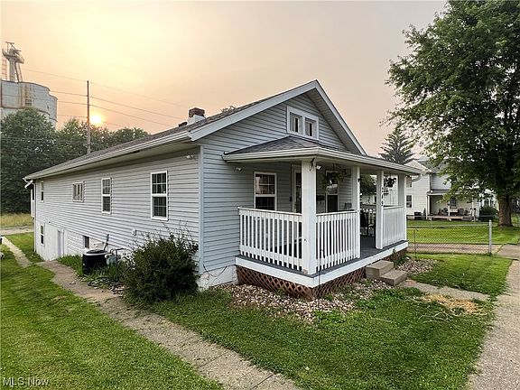 5th image of 249 Schaum Ave