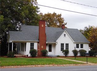 130 E Gold St, New London, NC 28127
