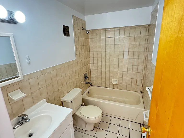 32-71 31st St #3R — Photo 4