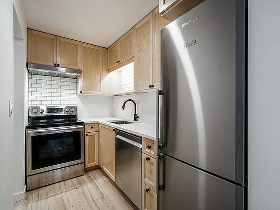 3rd image of 2920 Ash St #106