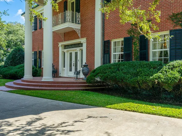 131 Bass Ln, Lumberton, MS 39455