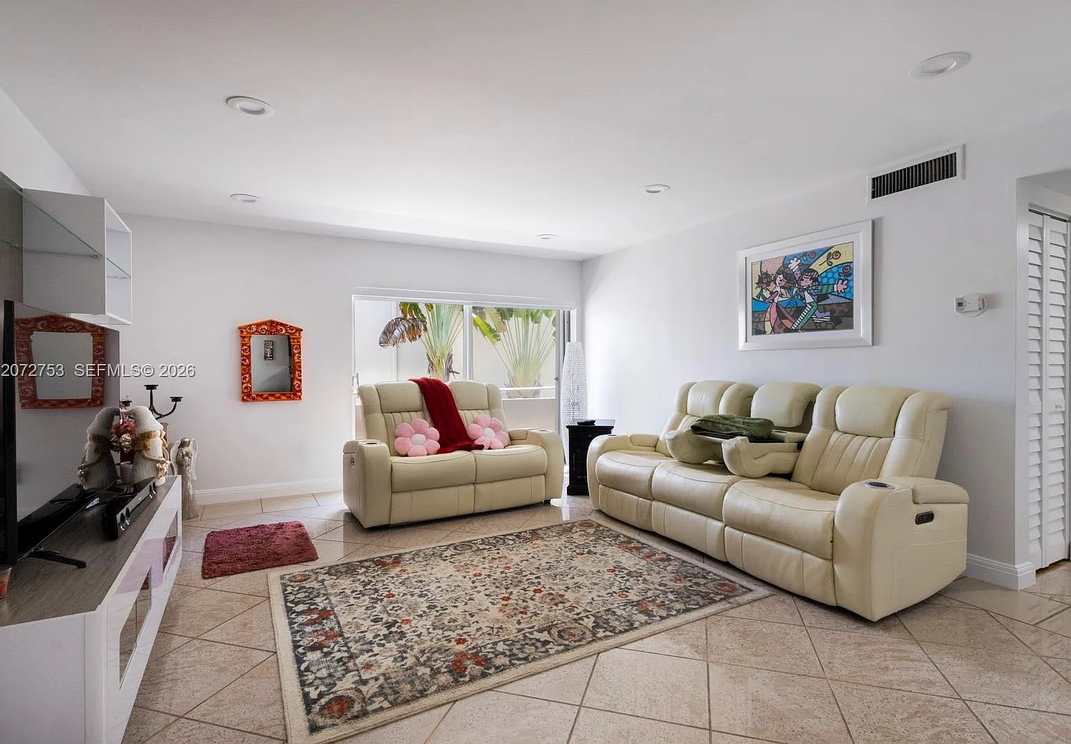 Kings Creek So Condo — Photo 1