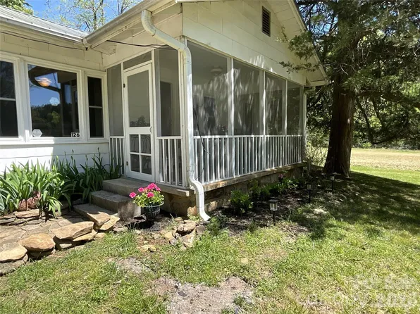 126 Lazy Acres Ln, Lake Lure, NC 28746