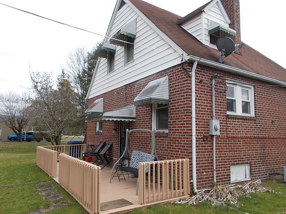 3rd image of 1212 W Winchester Ave