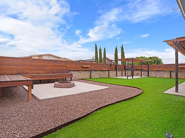 14333 Paraiso Dr — Photo 26