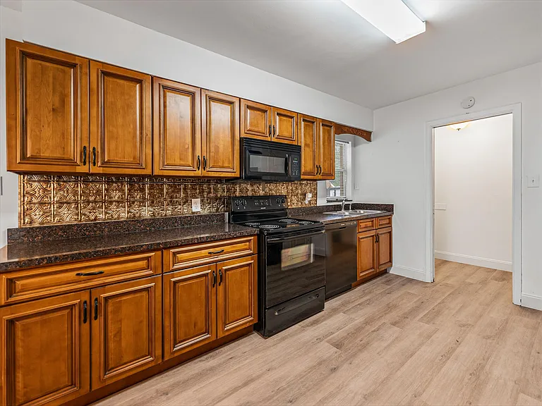 3402 W North A St — Photo 26