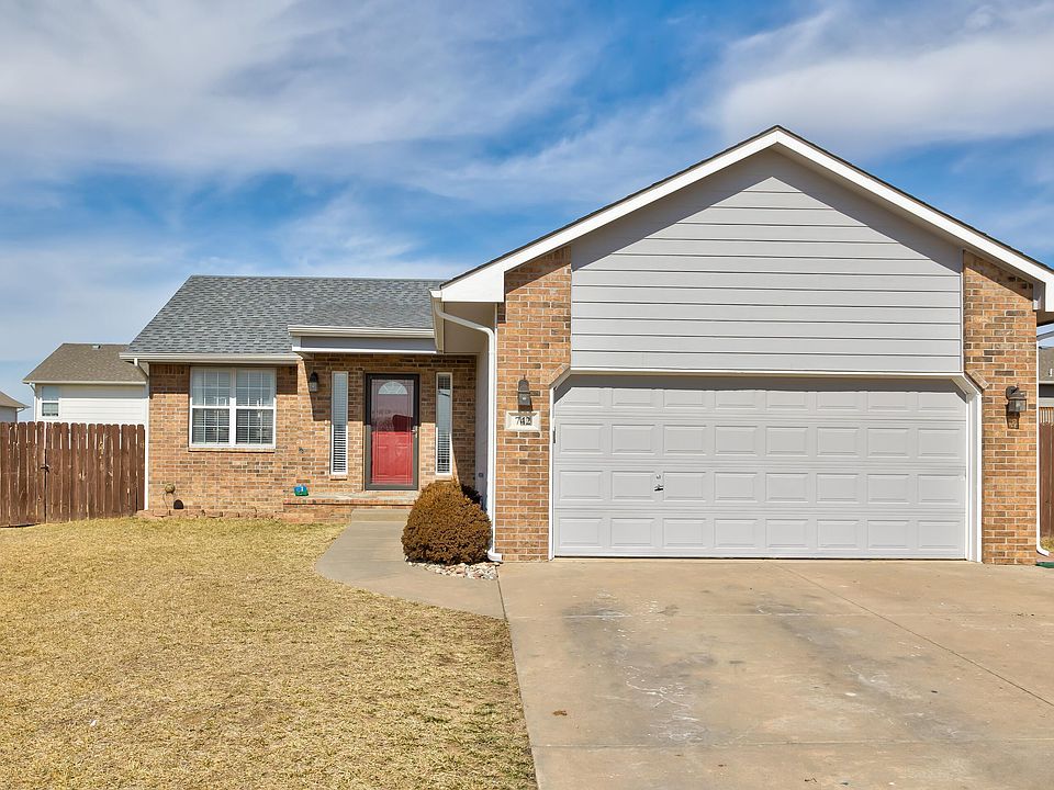 1st image of 742 Cherrywood Ct
