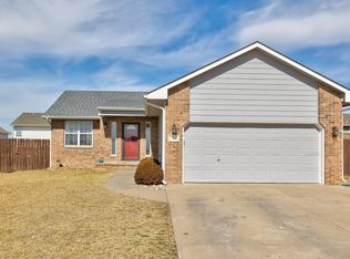 742 Cherrywood Ct, Andover, KS 67002