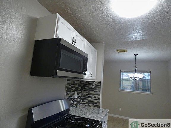 2nd image of 1707 Hidden Valley Dr
