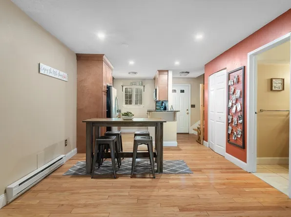 9 Adam St APT 12, South Easton, MA 02375
