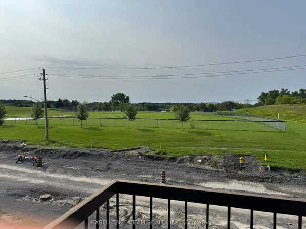 75 Race St #12, Cornwall, ON K6H 1G7