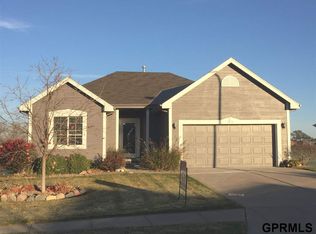 4618 Springview Dr, Papillion, NE 68133