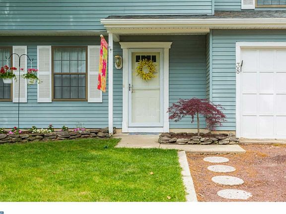 2nd image of 38 Windingbrook Dr