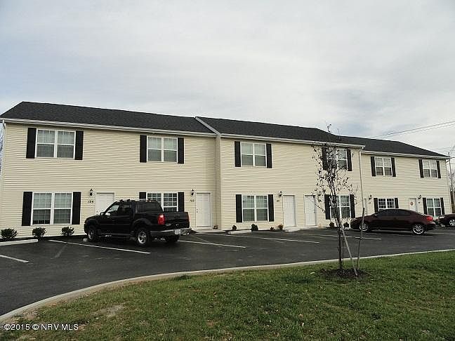 2nd image of 115 Fisher St