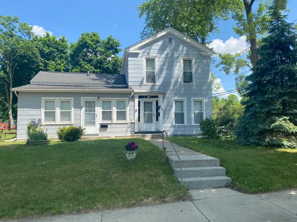 19 Mead St Unit 3, Hillsdale, MI 49242